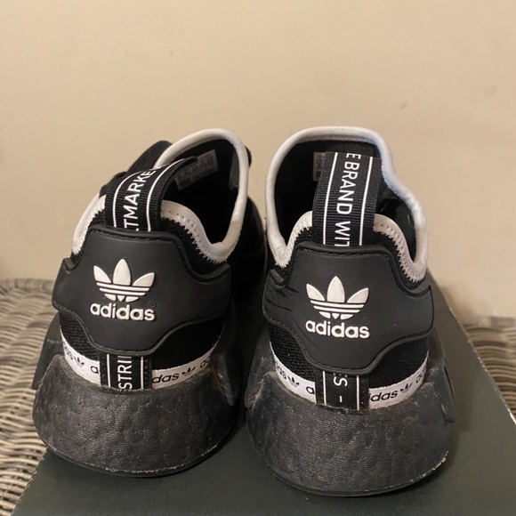 Adidas black/white sneakers new never worn - Picture 4 of 5